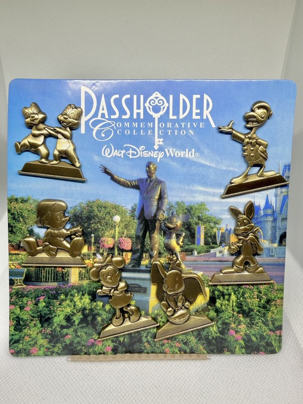 Walt Disney World Passholder 2016 Commemorative Pin Set Bronze Goldtone